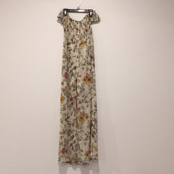 Long dress with floral printing. - Picture 2 of 5